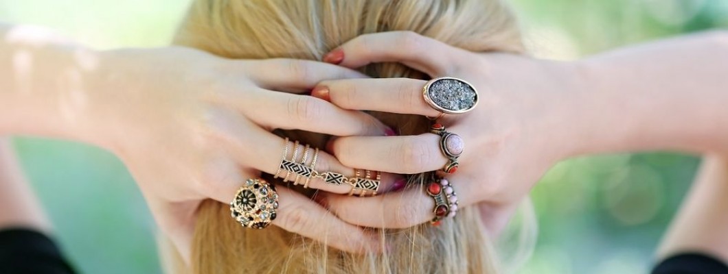 ¿Sabes el significado de los anillos en los dedos?